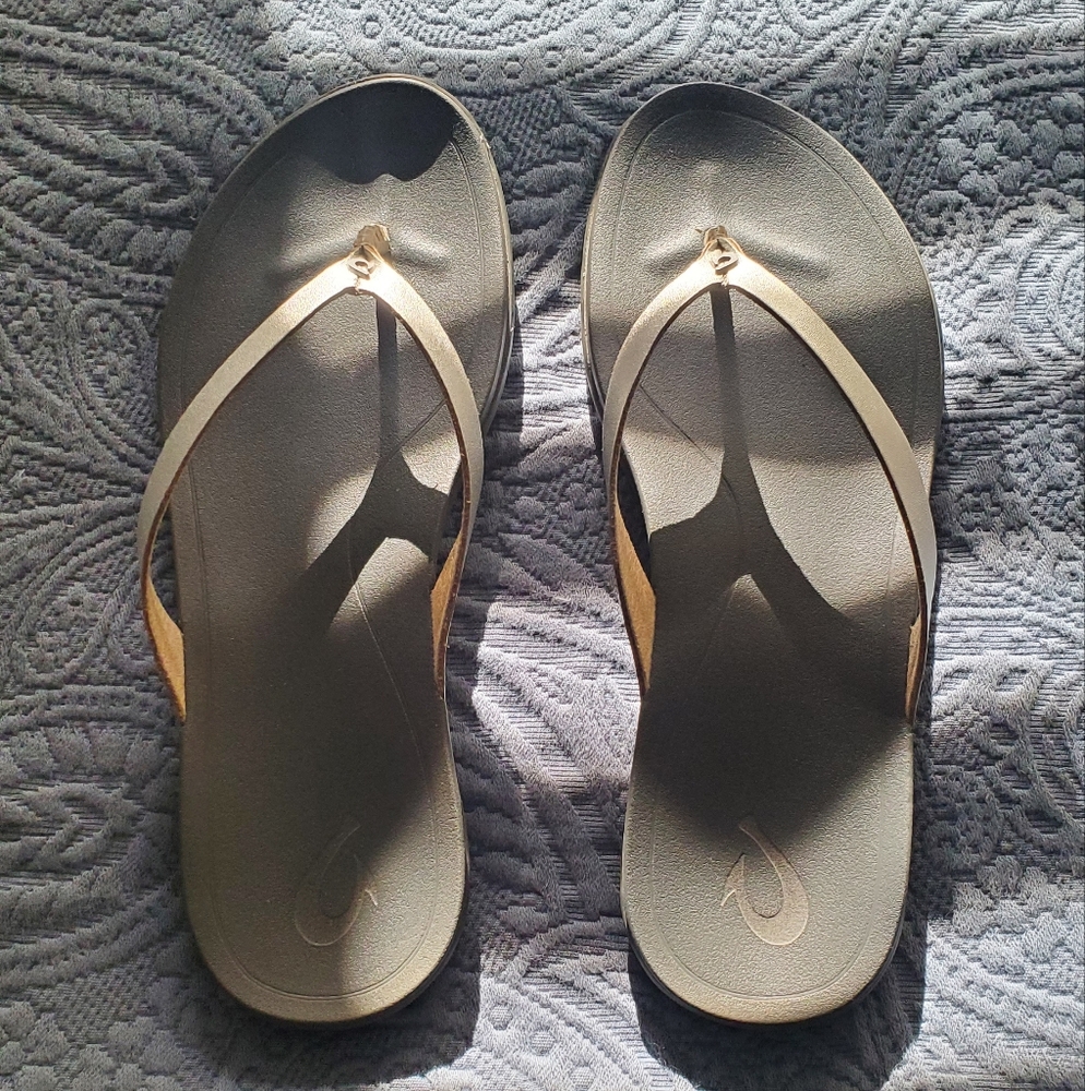 Silver Thong Sandals with Flat Footbed